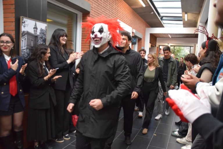 Photo du défilé des déguisements de l'intégration de nos Bachelors à Toulouse