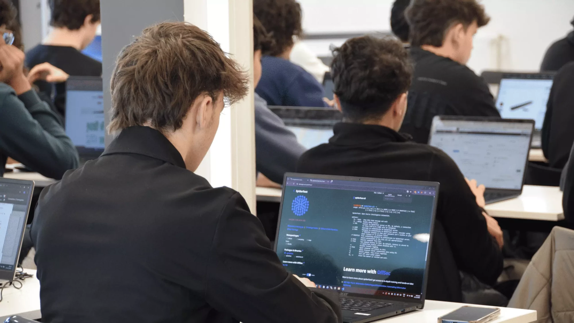 Etudiant en BTS informatique à Toulouse lors de la conférence de l'événement Limayrac en Réseau
