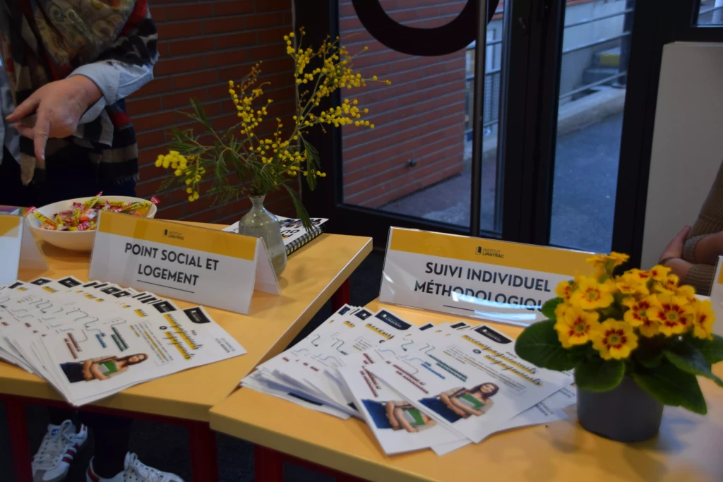 Stand d'informations sur les services d'accompagnements proposés à l'Institut Limayrac