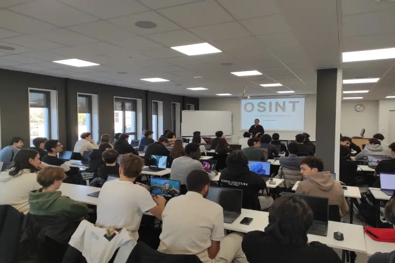 Expert du Bataillon de renseignement en conférence OSINT au BTS informatique